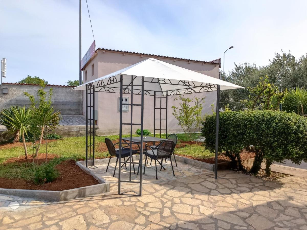 Pool House Luka Apartment Задар Екстериор снимка